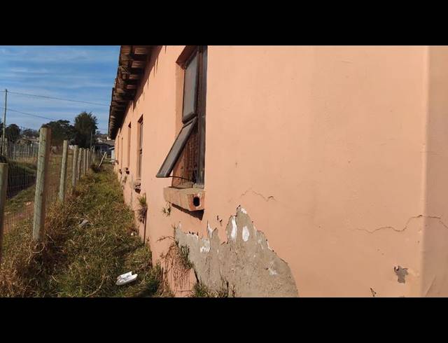 6 BEDROOM APARTMENT FOR SALE IN MTHATHA RURAL